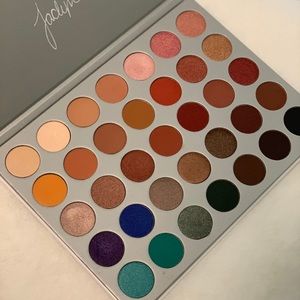 Jaclyn Hill X Morphe original palette
